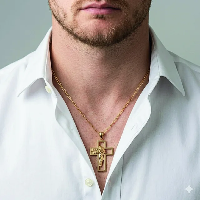 Pingente Cruz e Face de Cristo no modelo