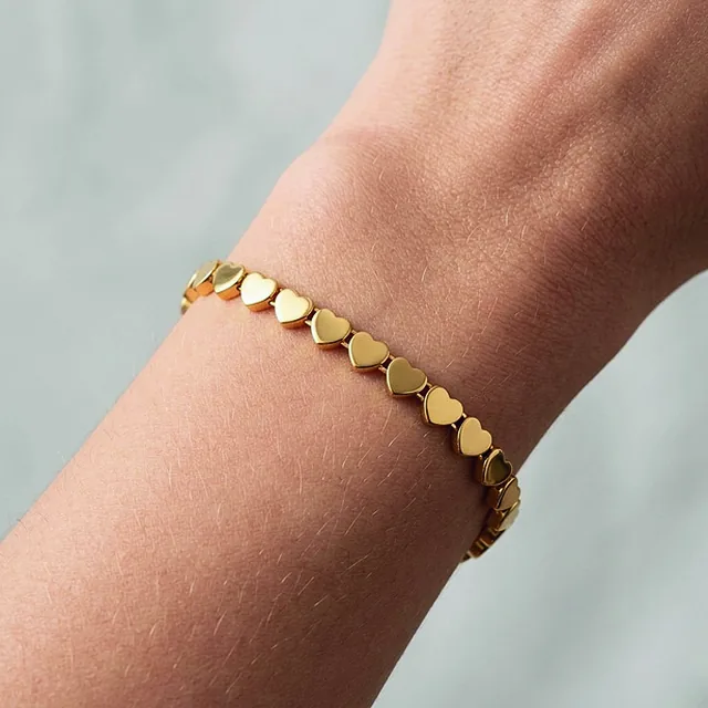 Pulseira com Mini Corações no modelo