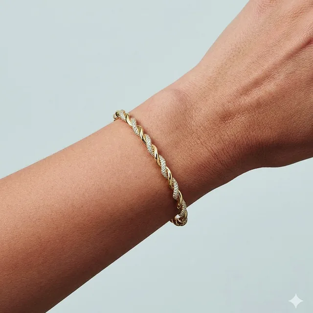 Bracelete Torcida Lisa e Cravejada no modelo