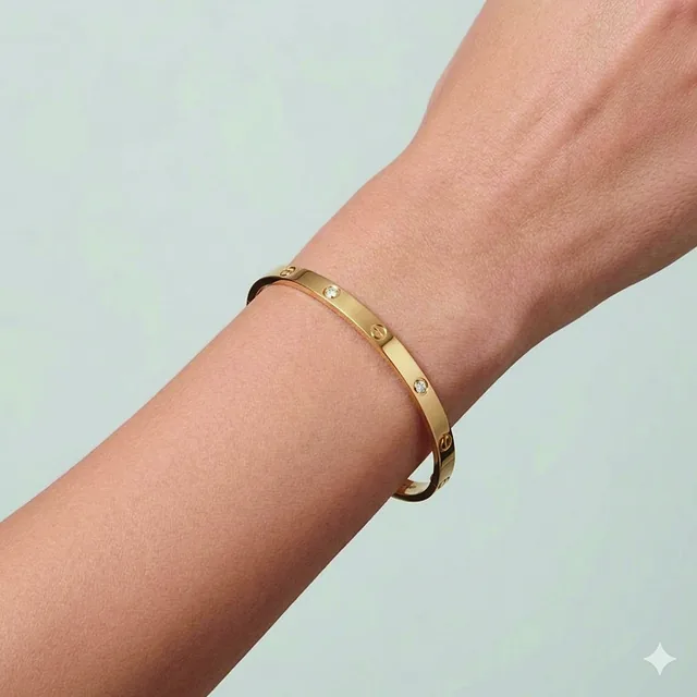 Bracelete de Parafuso com Zircônia no modelo